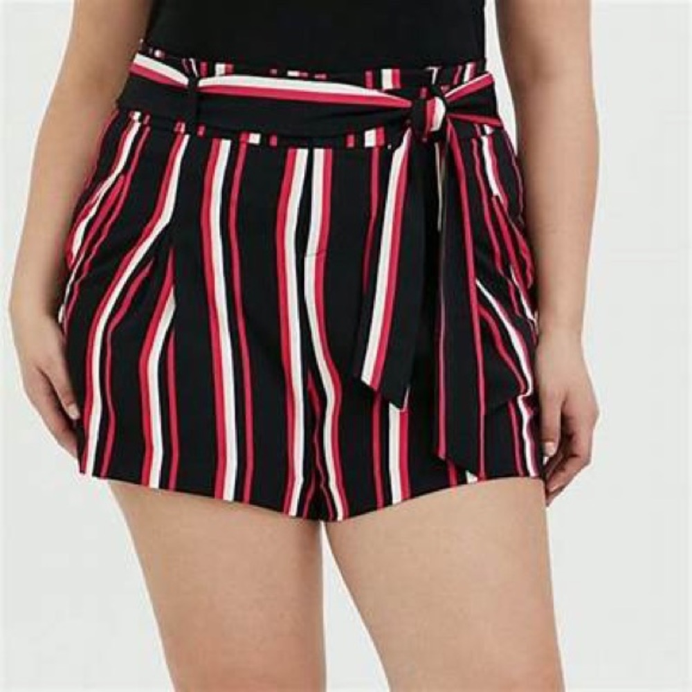 Torrid black and pink striped shorts with tie belt size 22.